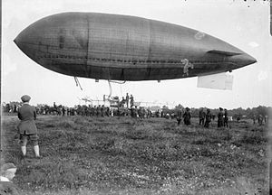 300px-Army_airship_Beta_RAE-O416.jpg